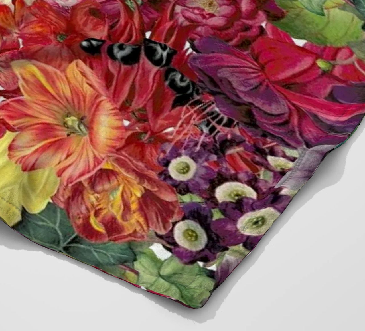 Flowers coperta in pile da The Gently Unfurling Sneak