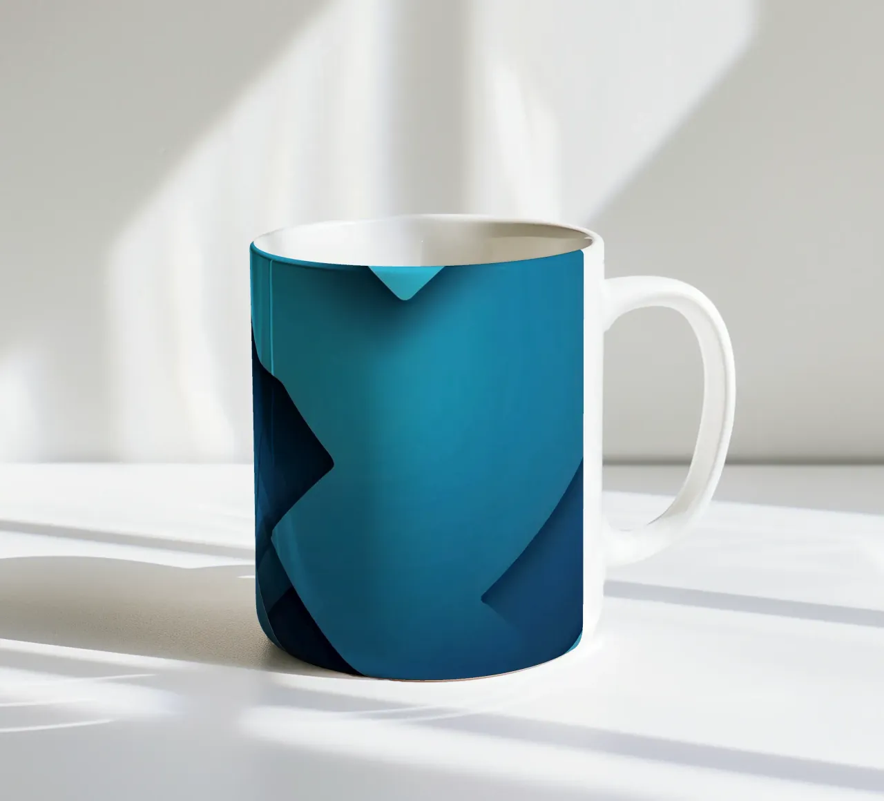 Design astratto di forme geometriche blu tazza in ceramica da DesignDoodle
