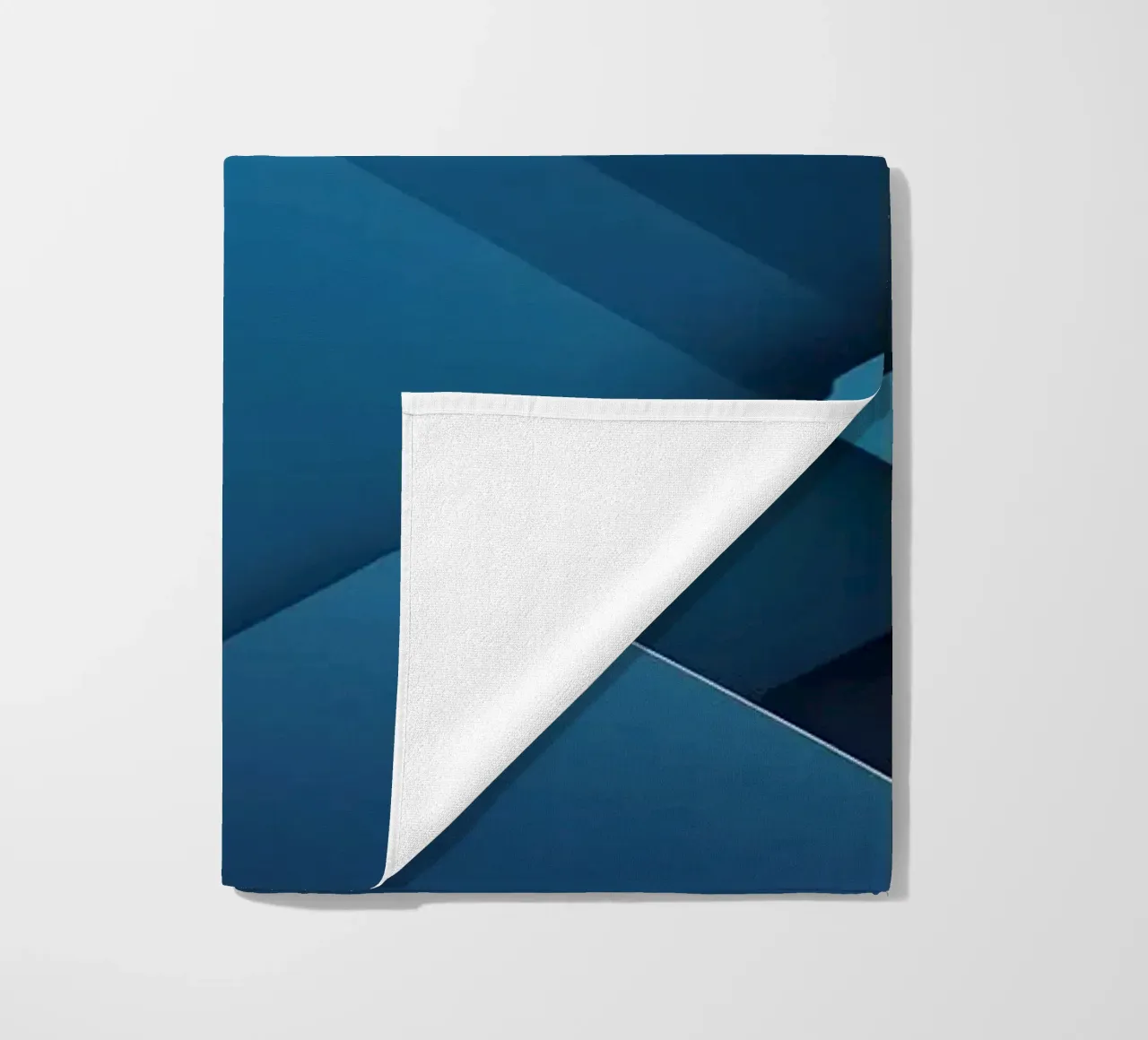 Design astratto di forme geometriche blu telo mare da DesignDoodle
