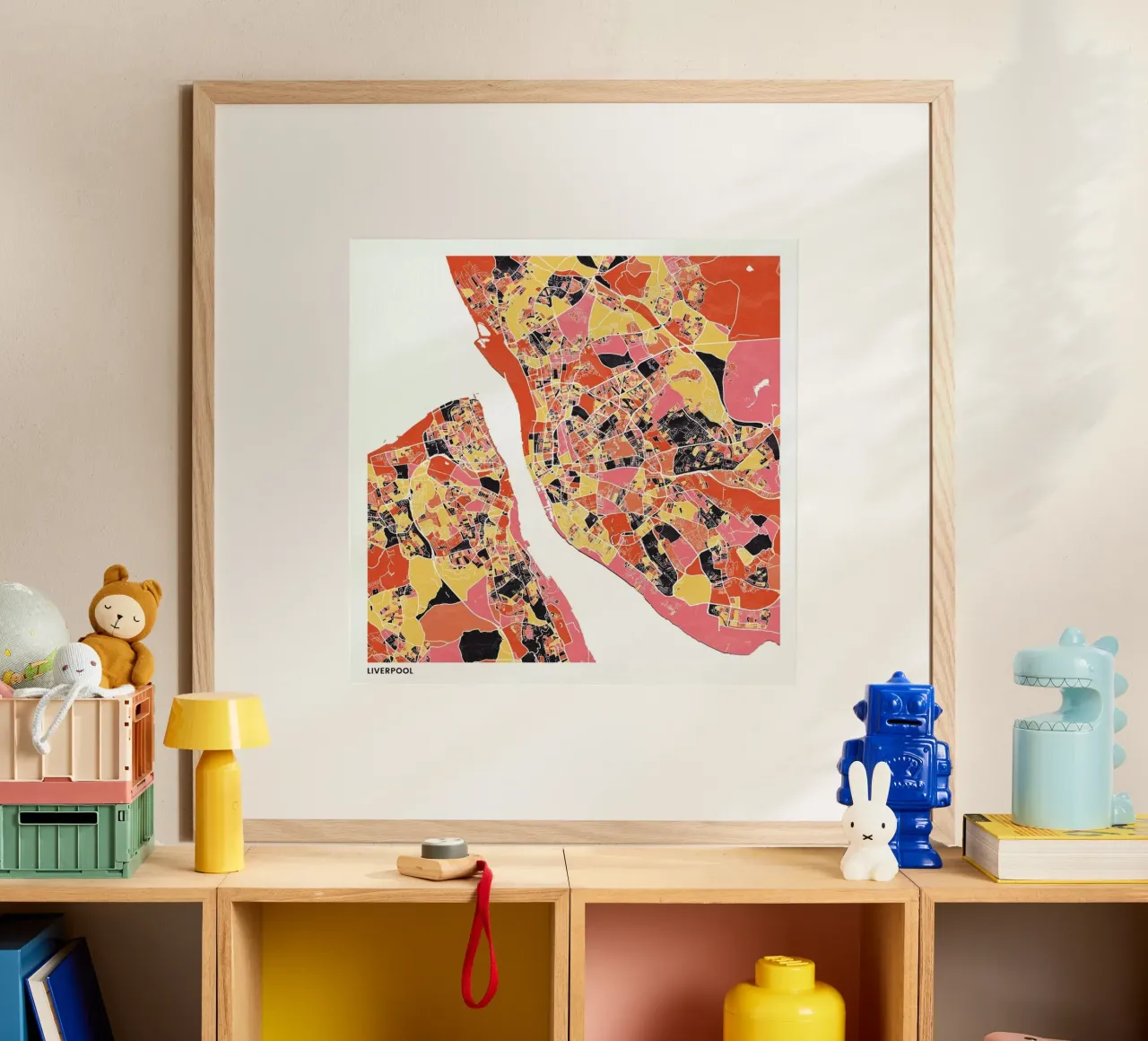 Liverpool II poster con telaio in legno da The Cartography Collection