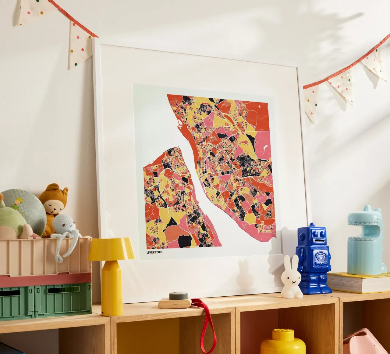 Liverpool II poster con telaio in legno da The Cartography Collection