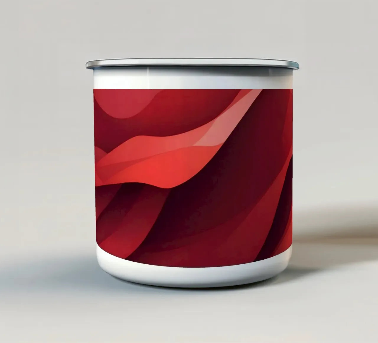 Des vagues rouges abstraites créent un papier peint dynamique et attrayant. mug en émail de DesignDoodle