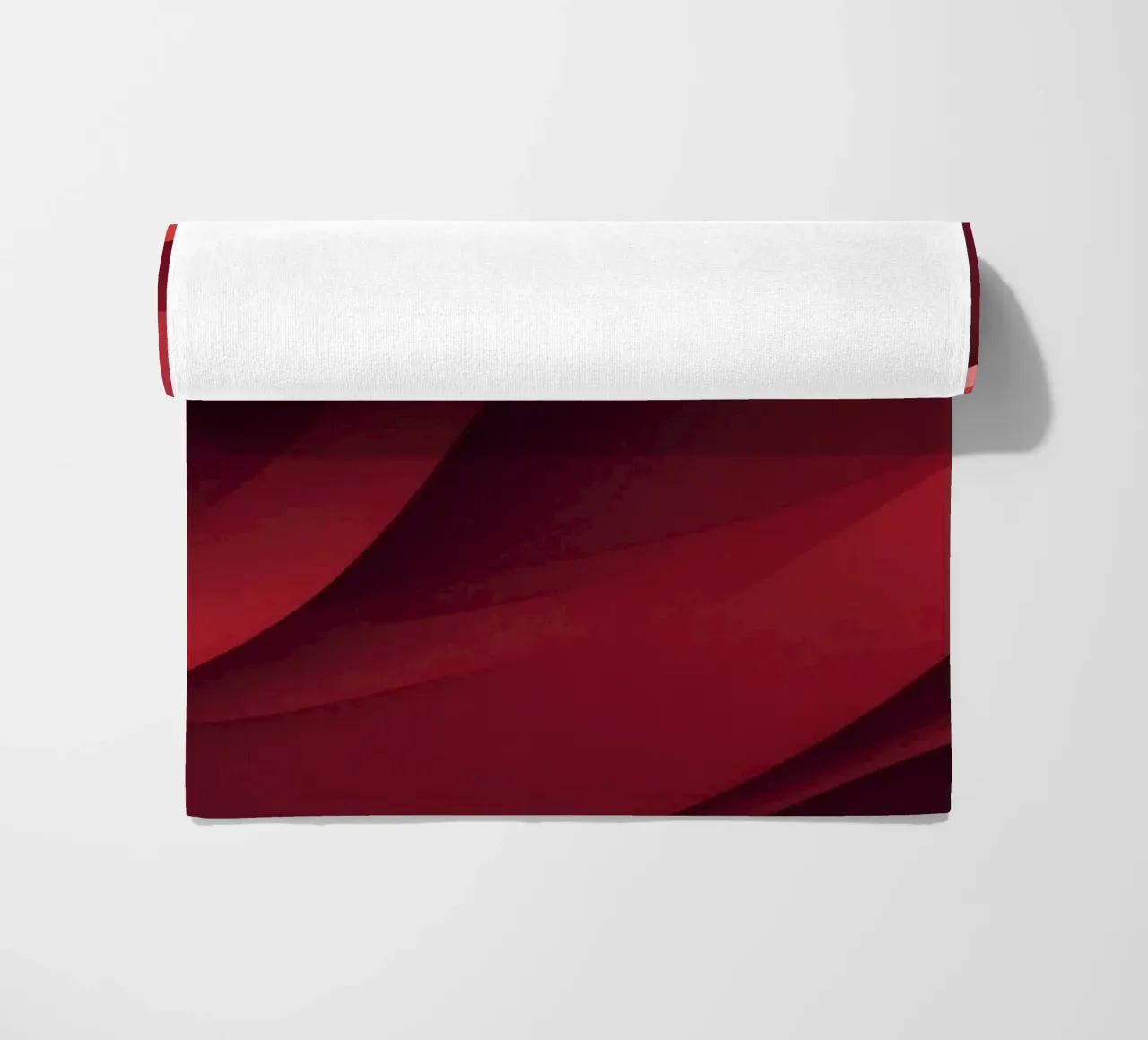 Abstrakte rote Wellen schaffen eine dynamische und einnehmende Tapete Strandtuch von DesignDoodle
