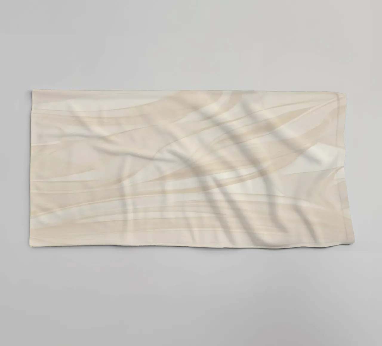 Abstract lichtbeige behangontwerp badhanddoek van DesignDoodle