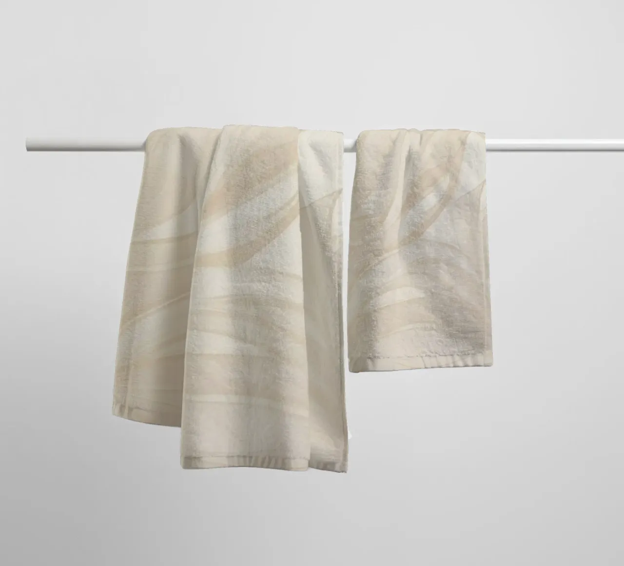 Abstract lichtbeige behangontwerp badhanddoek van DesignDoodle