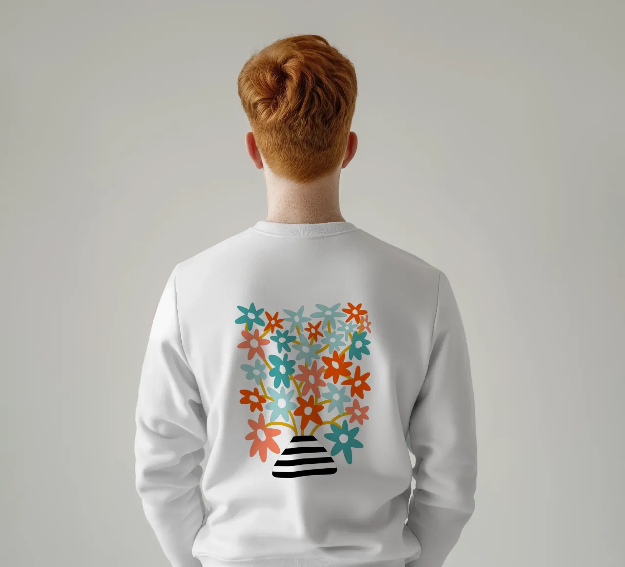 Fiori felici in un vaso a righe - Accenti color pesca e acqua felpa da Dominique Vari