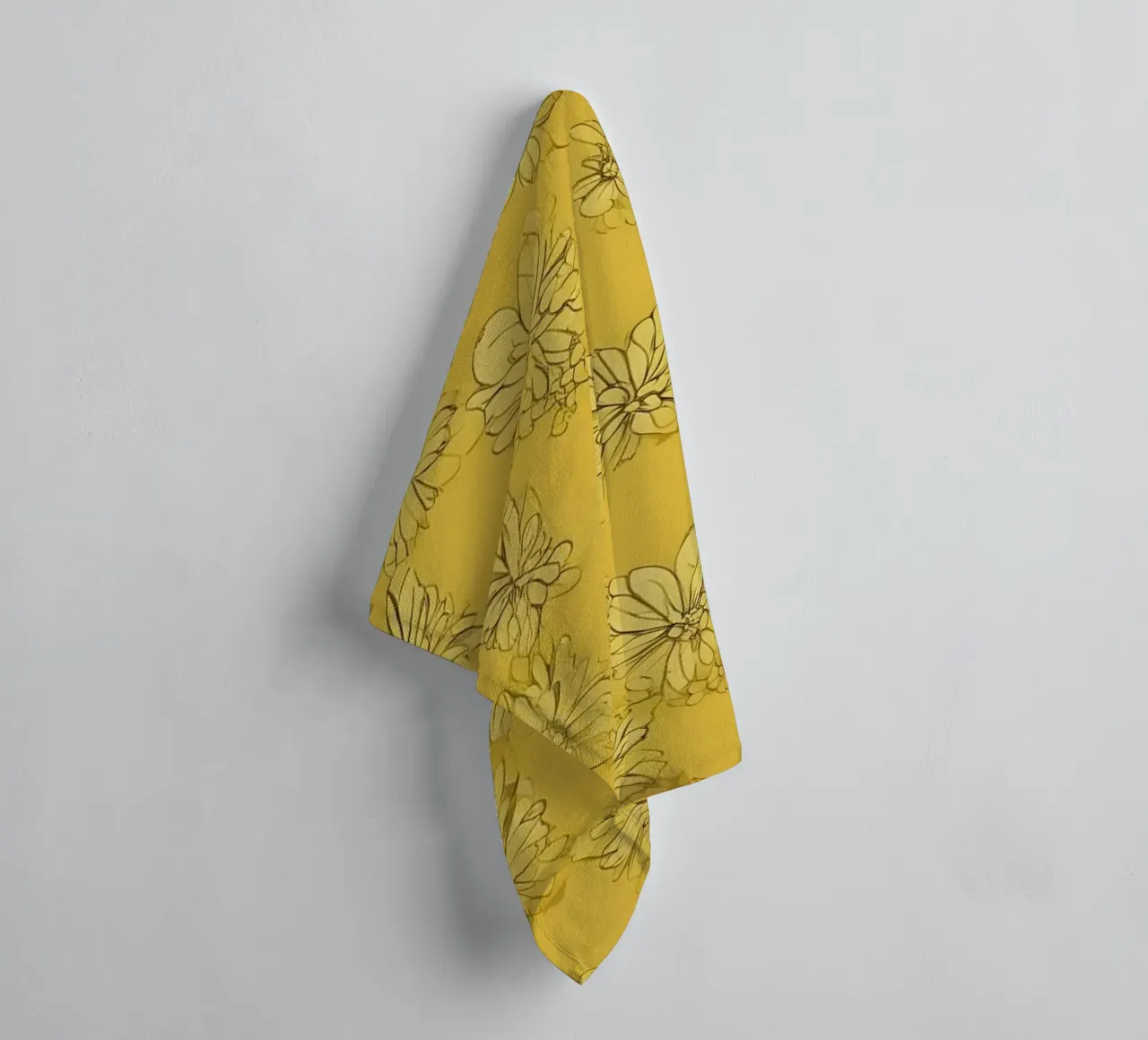 Carta da parati astratta giallo brillante con intricati motivi floreali. asciugamano da bagno da DesignDoodle