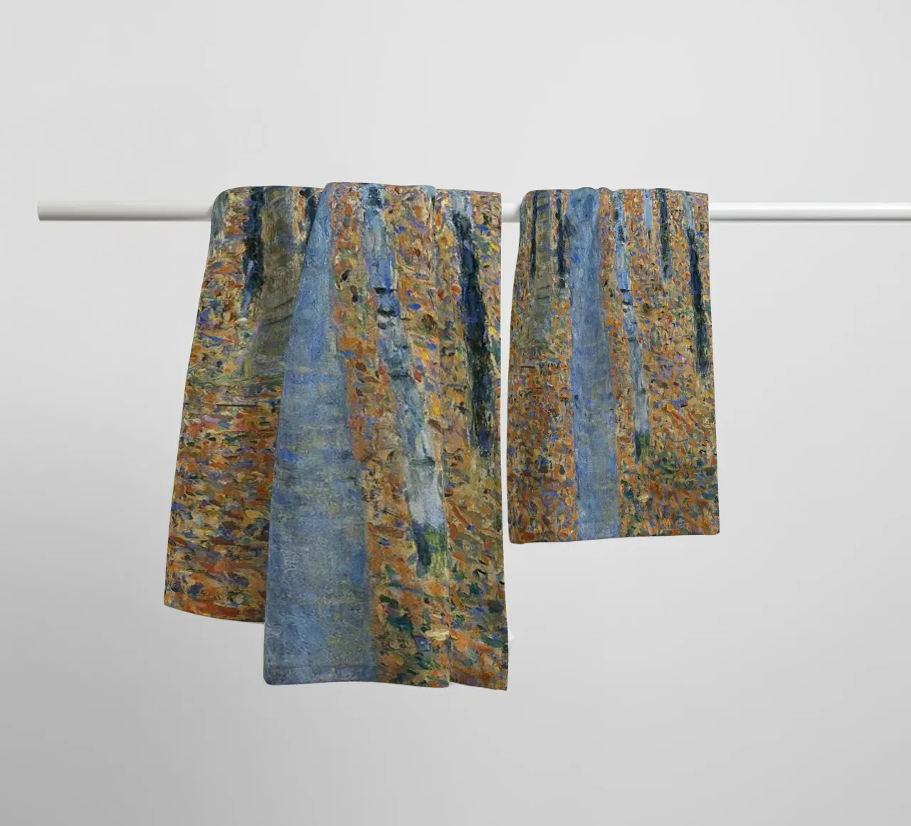 Gustav Klimt's Beech Grove I (1902) asciugamano da bagno da Gustav Klimt ART Prints