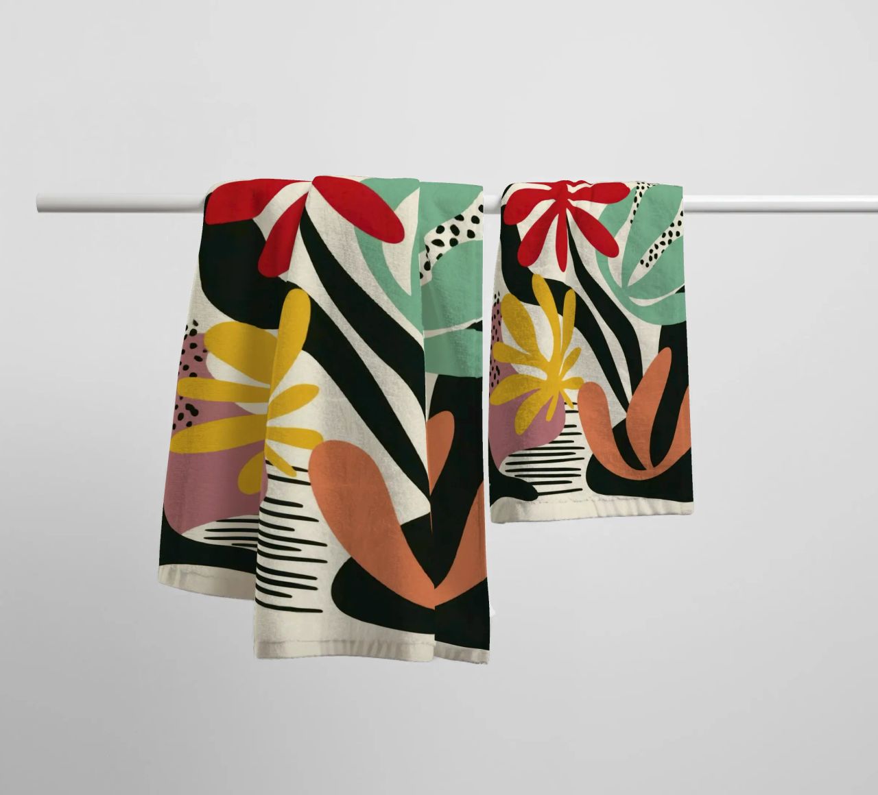 Découpage botanique moderne dans une palette de couleurs rétro serviette de bain de Modern Muse