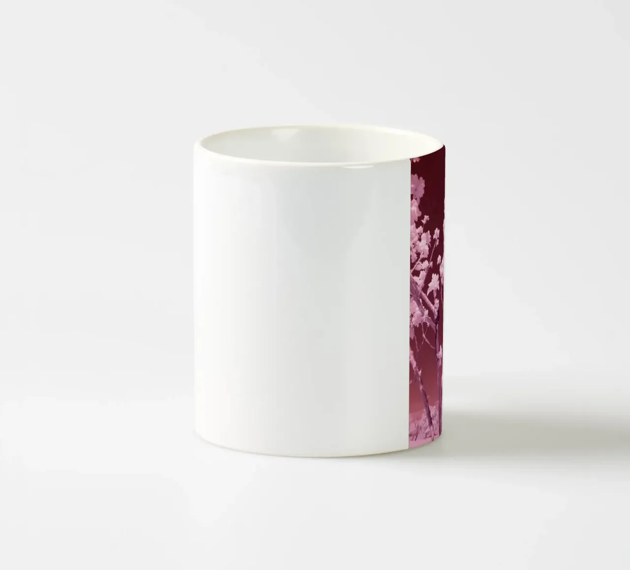 I fiori di frutta e il cielo rosso sangue tazza in ceramica da Alexandra Joseph Fotomomente