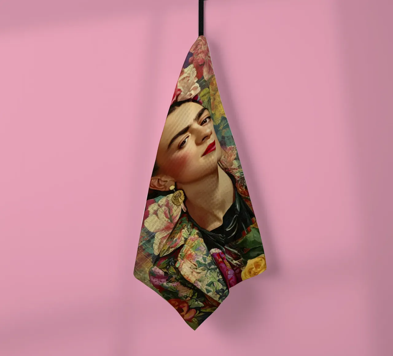Audace musa bohémien con corona di rose circondata da fiori lussureggianti canovaccio da cucina da Modern Muse