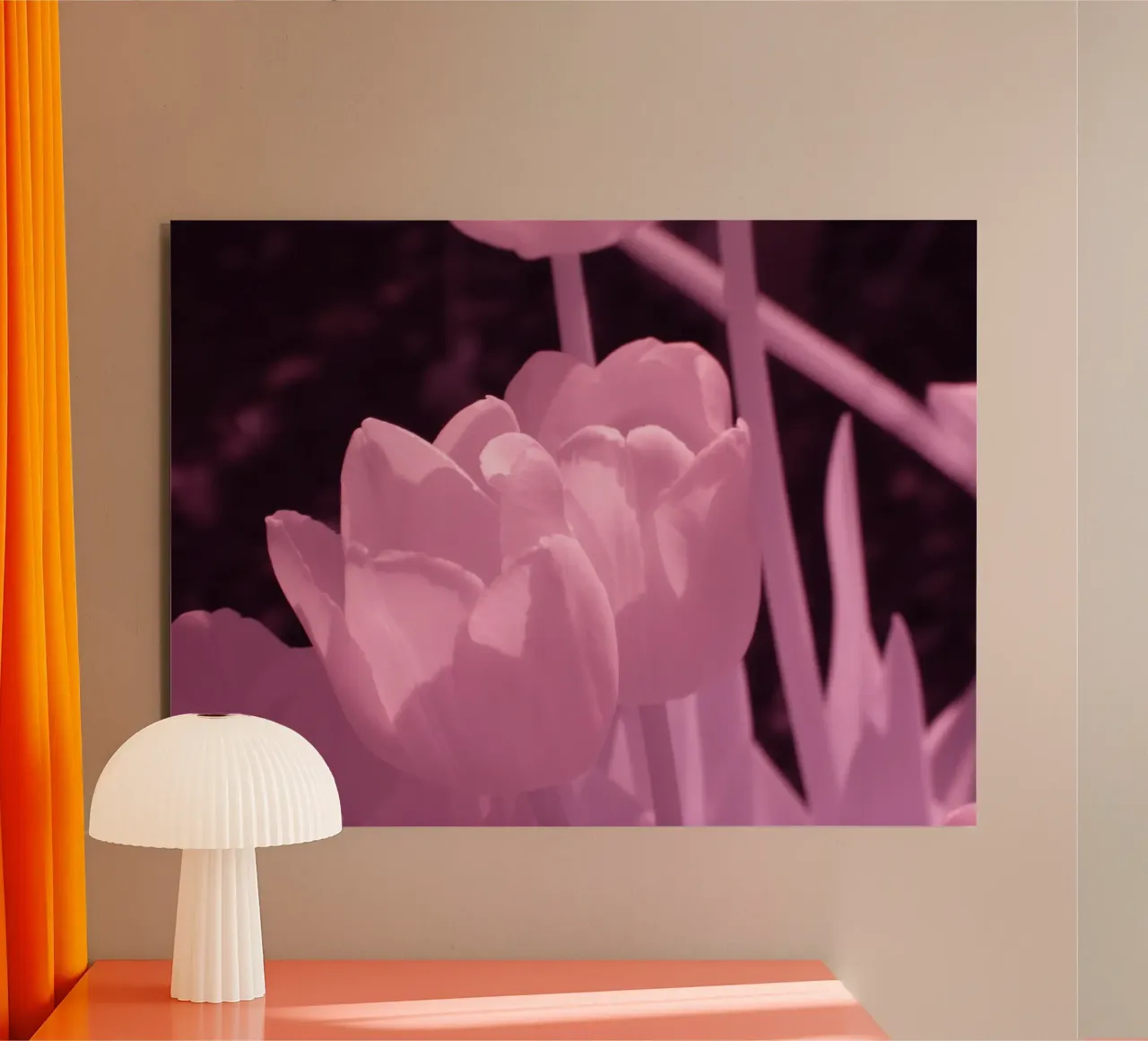 Delicati fiori di tulipano in luce infrarossa alluminio dibond da Alexandra Joseph Fotomomente