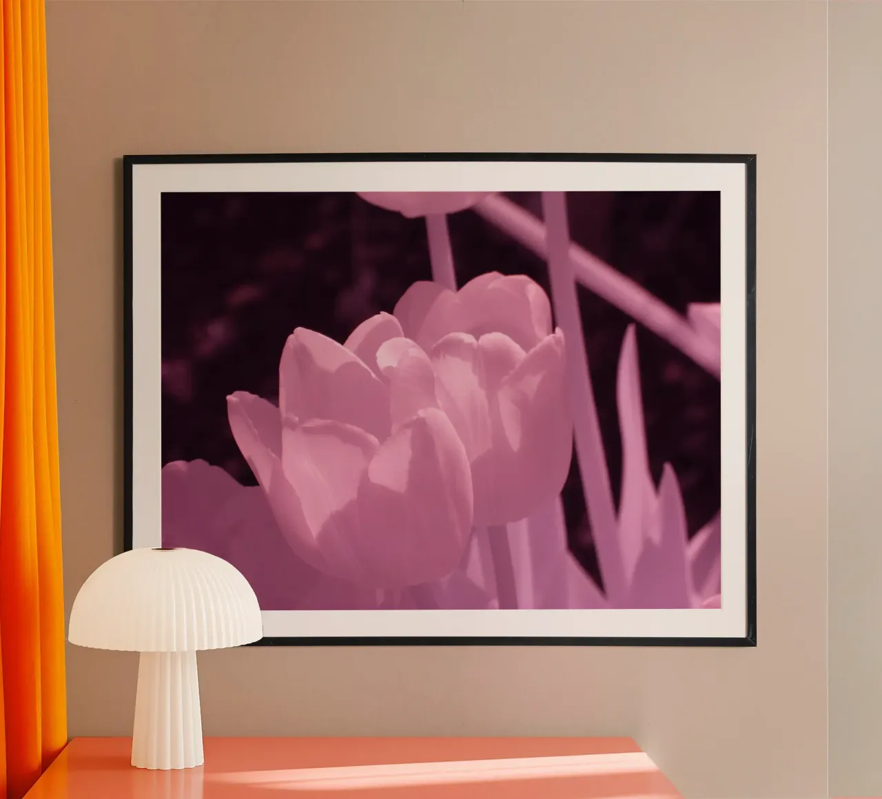 Delicati fiori di tulipano in luce infrarossa carta hahnemühle da Alexandra Joseph Fotomomente