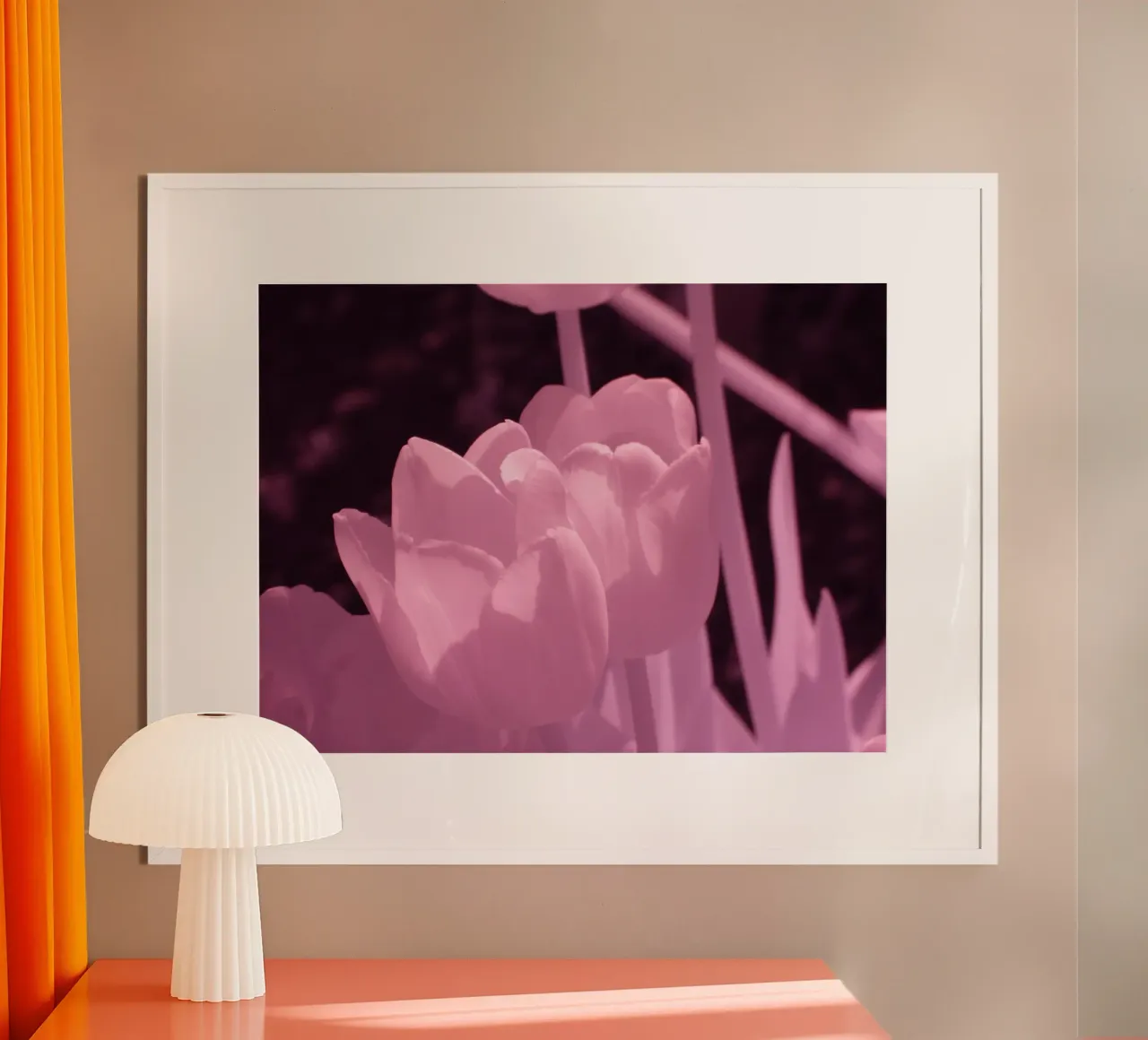 Delicati fiori di tulipano in luce infrarossa carta hahnemühle da Alexandra Joseph Fotomomente