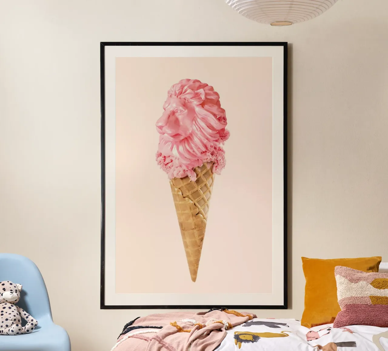 The Lion Cream poster con telaio in legno da Paul Fuentes Design