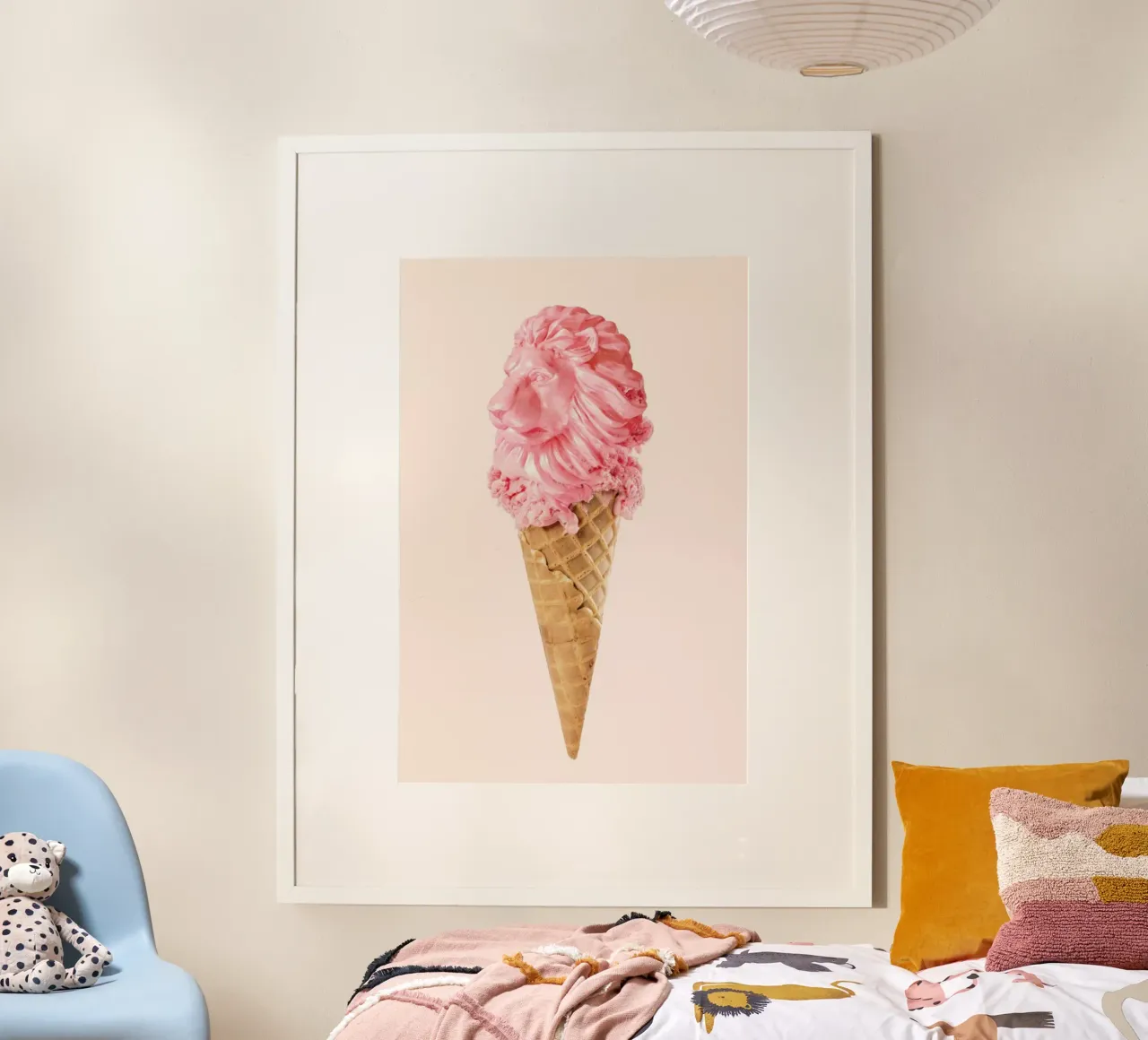 The Lion Cream poster con telaio in legno da Paul Fuentes Design