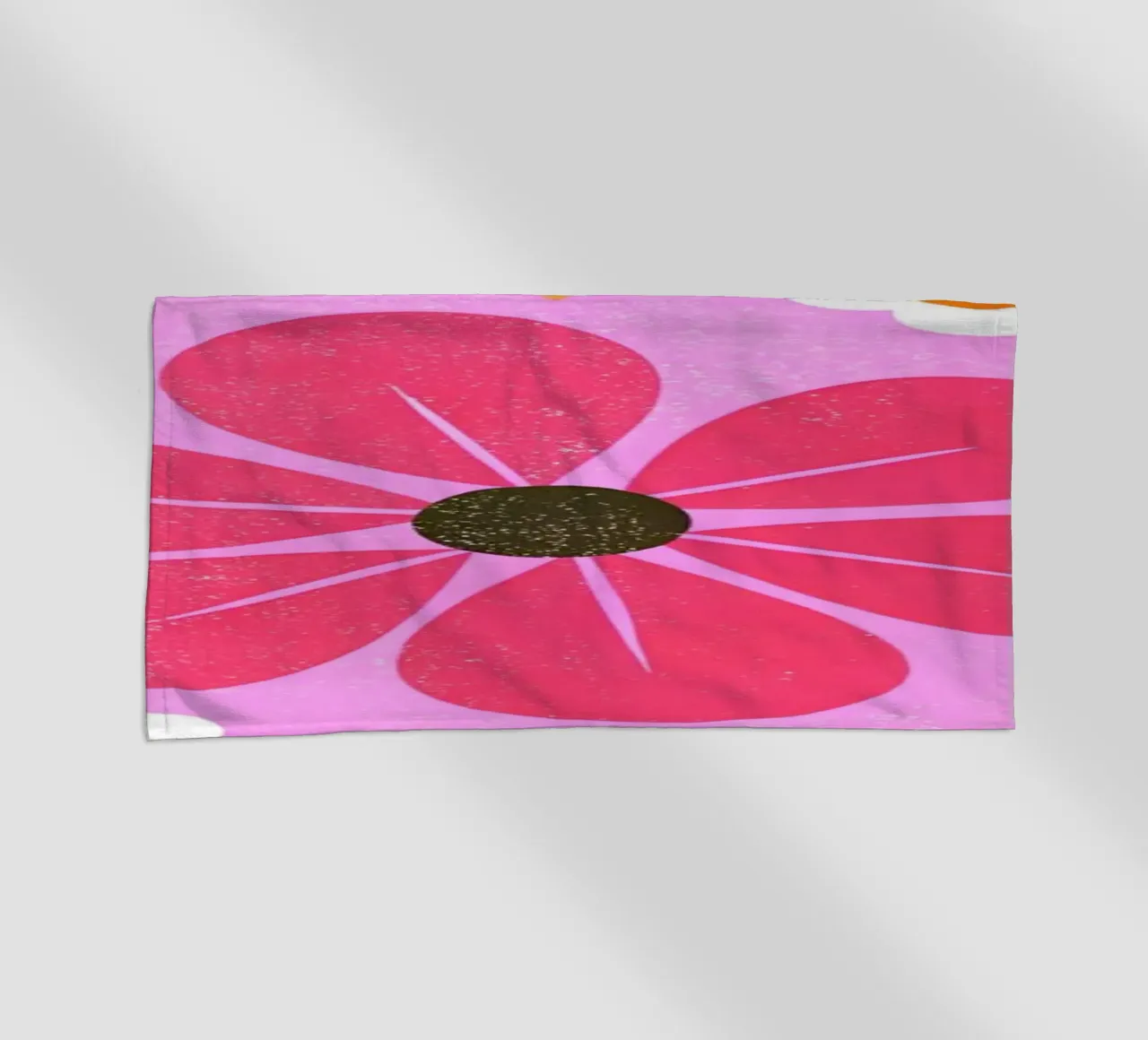 Fiori retrò pop telo mare da THE LATEST SHOP