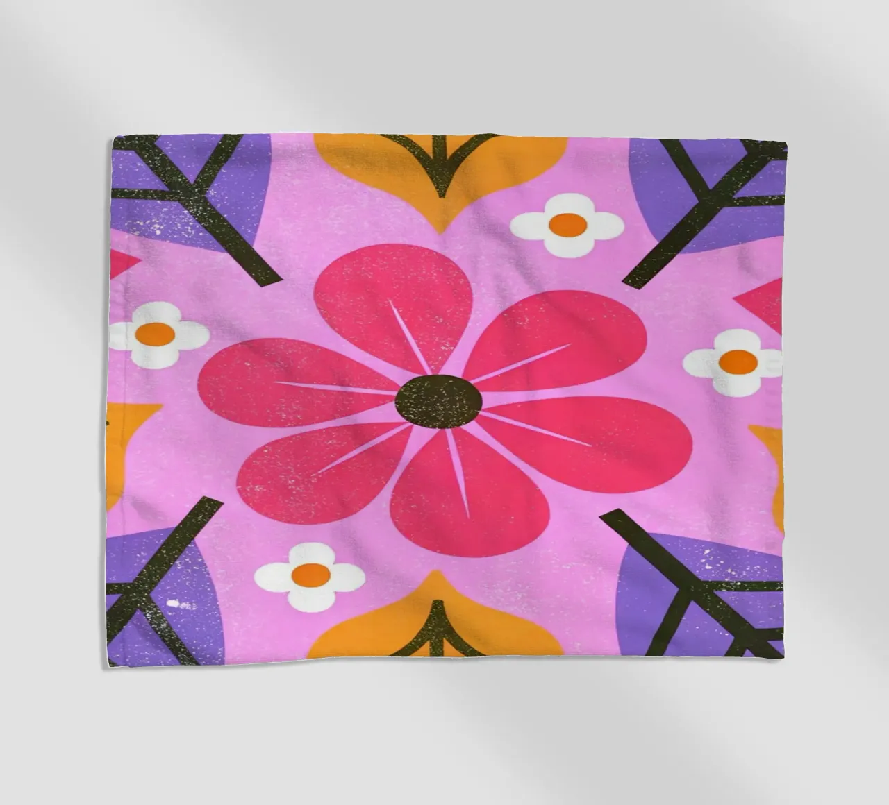 Fiori retrò pop telo mare da THE LATEST SHOP