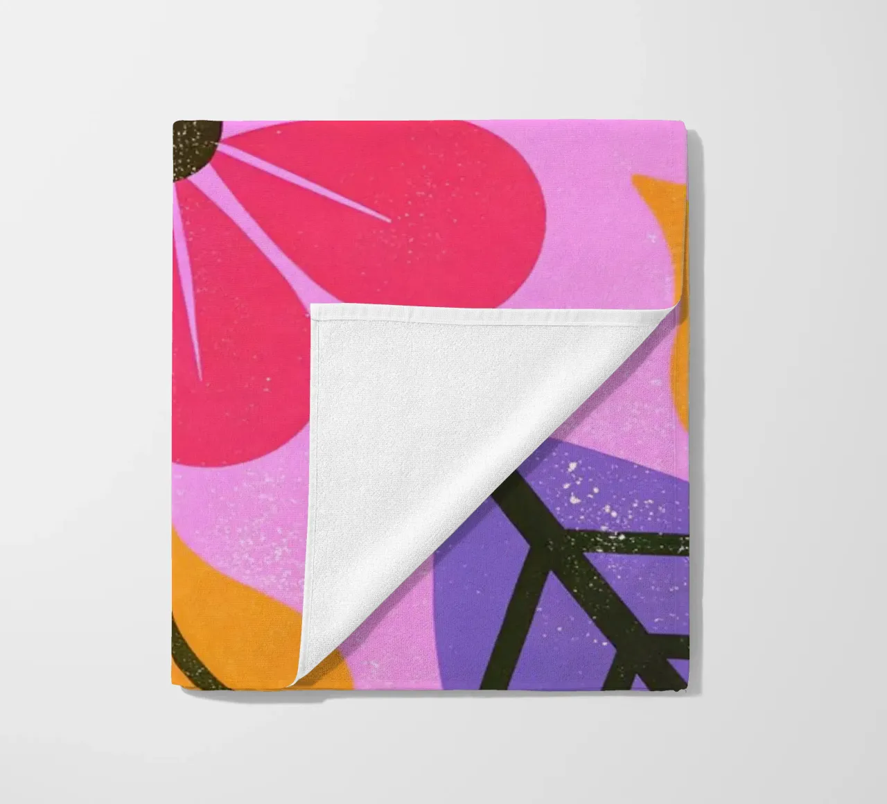 Fiori retrò pop telo mare da THE LATEST SHOP