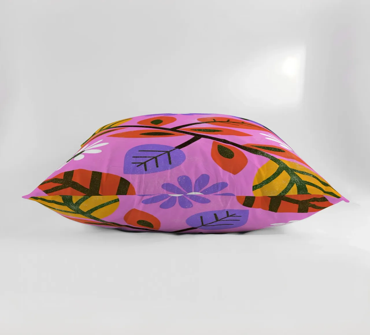 Fiori e foglie retrò pop cuscino da THE LATEST SHOP