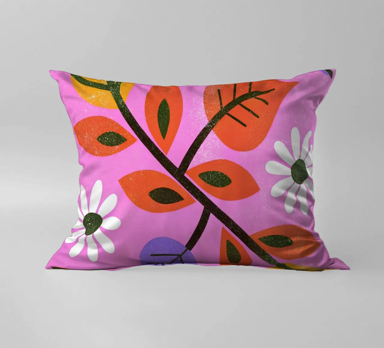 Fiori e foglie retrò pop cuscino da THE LATEST SHOP