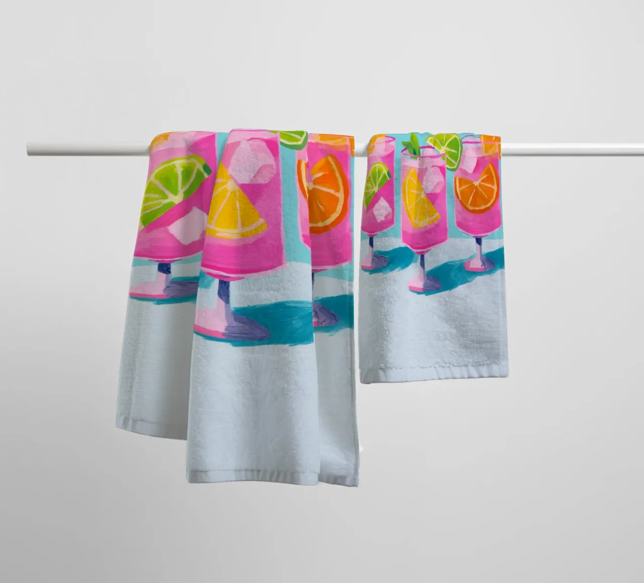 Cocktail de fête rose serviette de bain de Carinaprint
