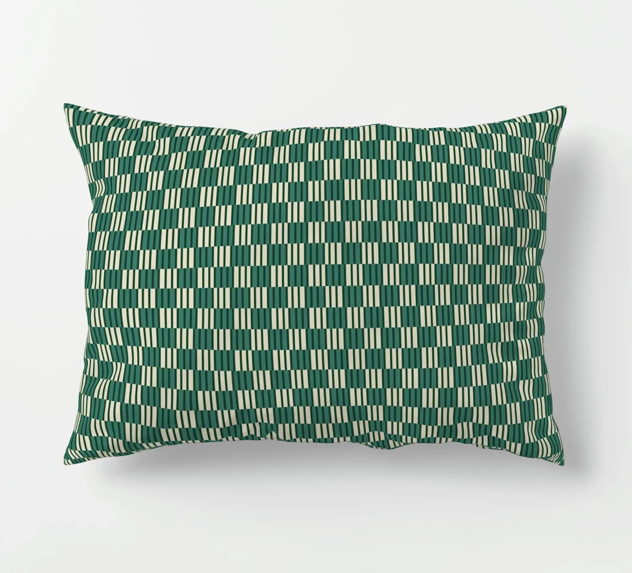 Scacchiera e linee in verde cuscino da Little Dean