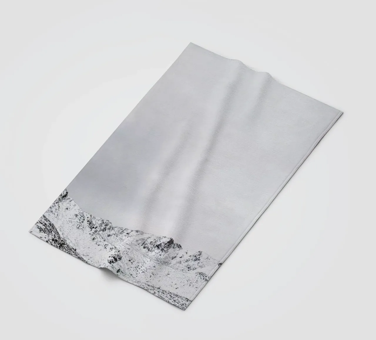 Snowy Mountains coperta in pile da METROPOLIS
