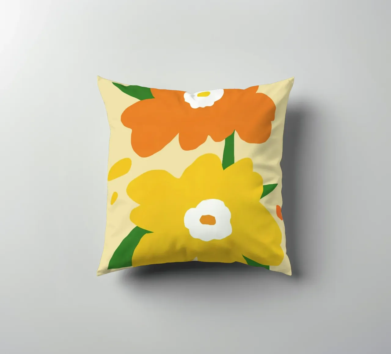 Fiori vivaci e allegri cuscino da Little Dean