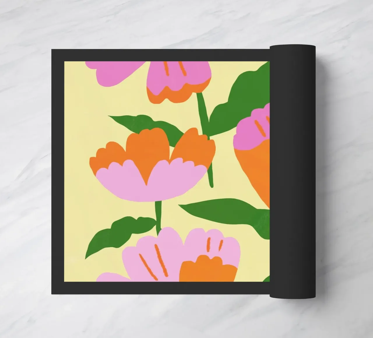 Verspieltes Rosa auf gelbem Hintergrund Fußmatte von Little Dean