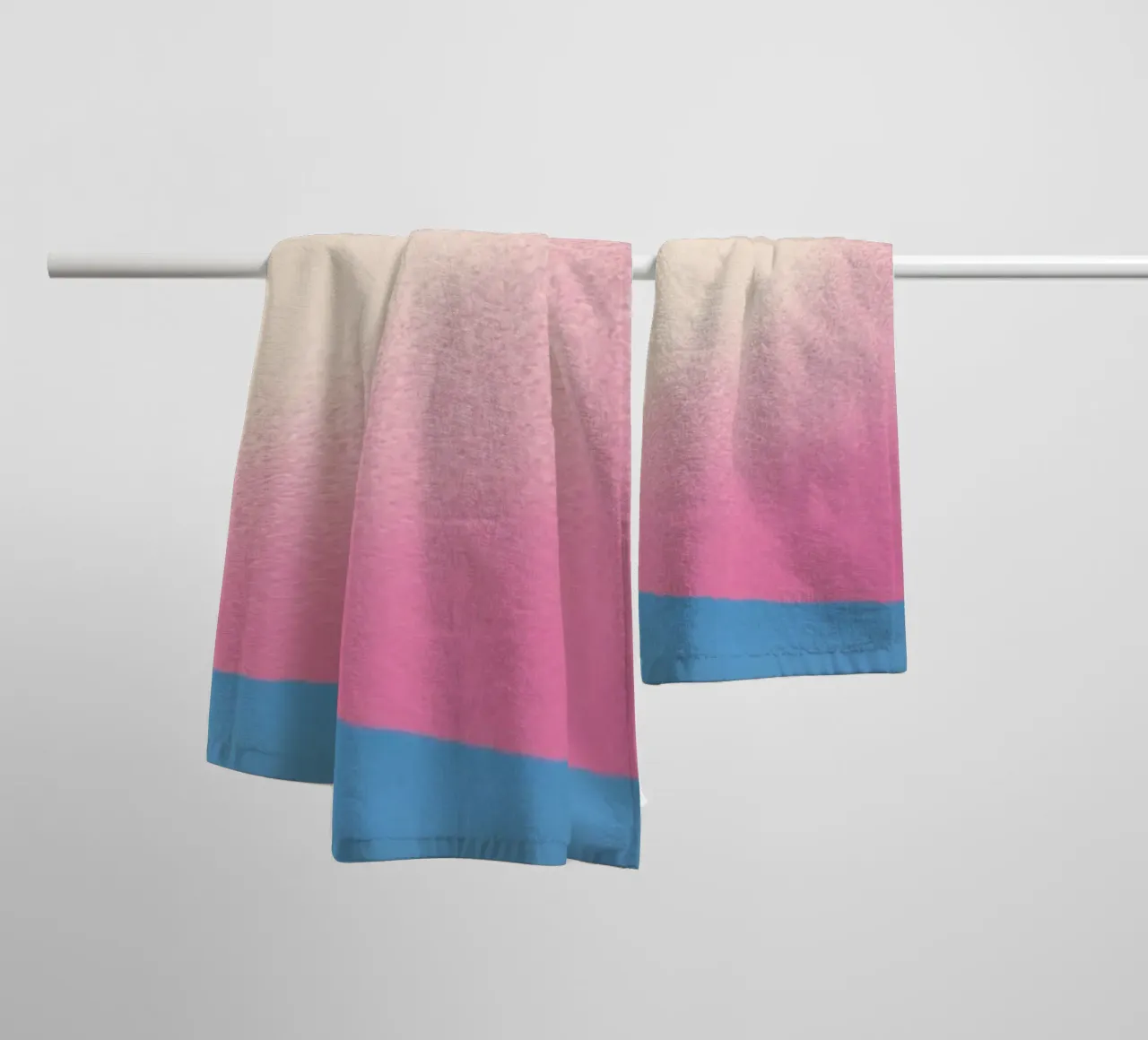 Roze kleurverloop wolk badhanddoek van Little Dean