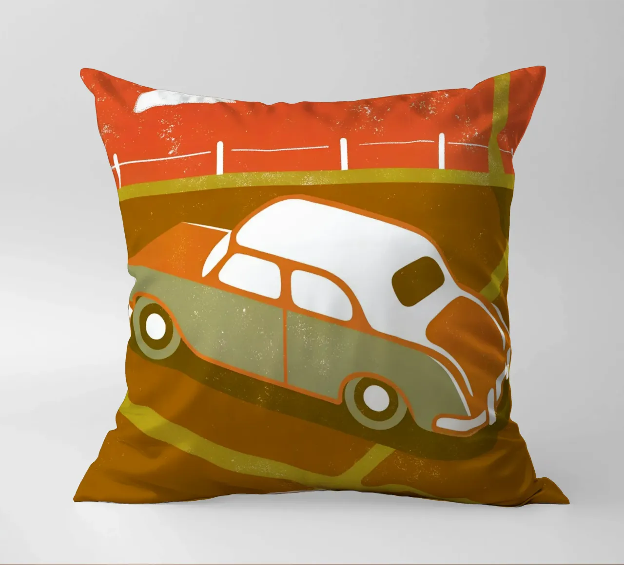Auto d'epoca Pop Retro cuscino da THE LATEST SHOP