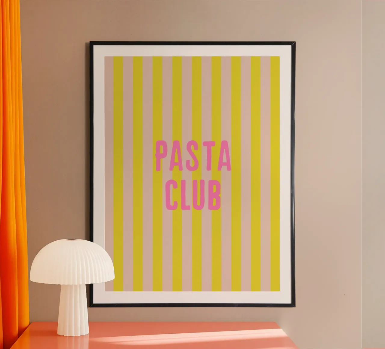 PASTA CLUB Rosa su strisce gialle di zircone poster con telaio in plastica da Alisa Knöß