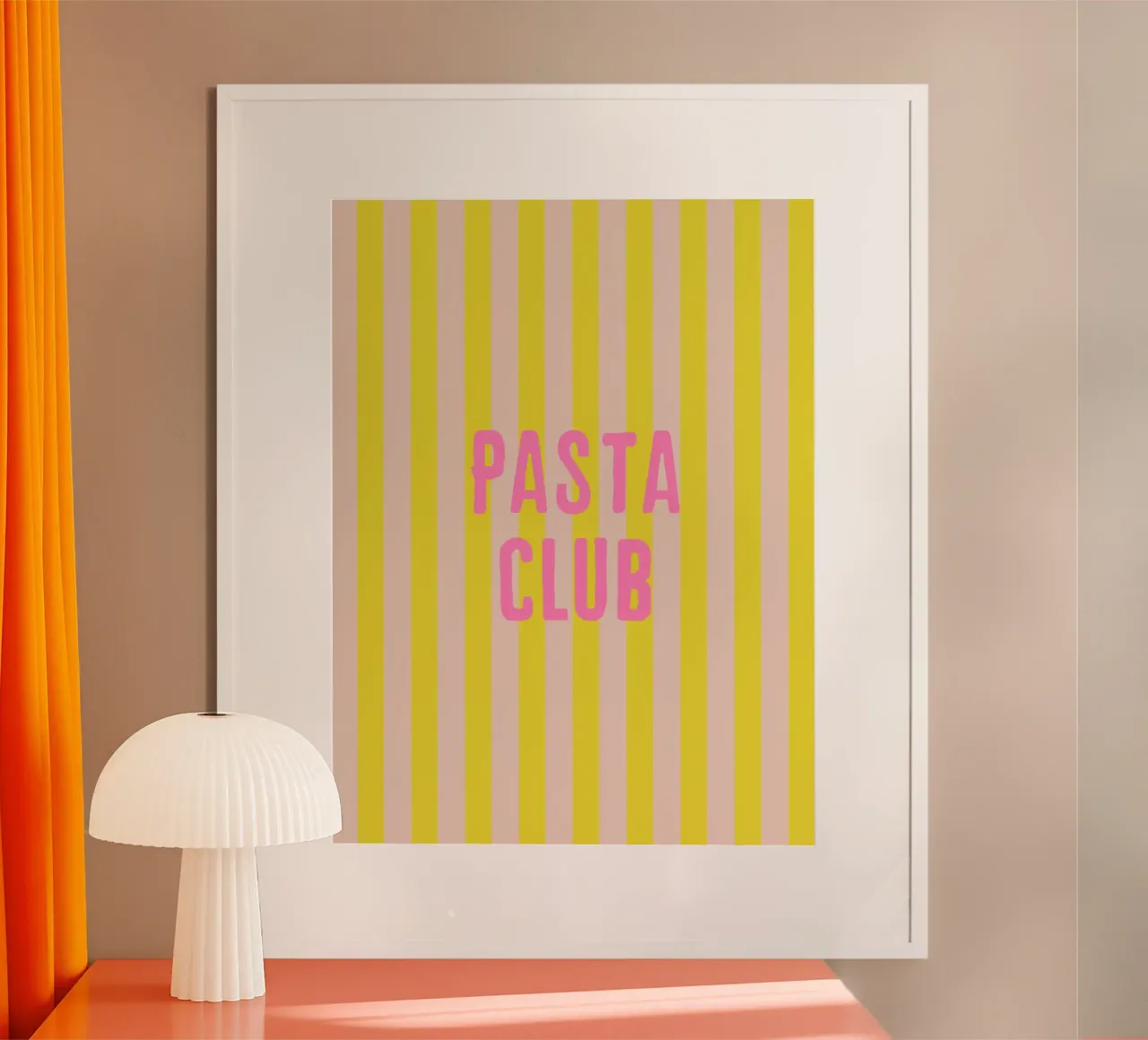PASTA CLUB Rosa su strisce gialle di zircone poster con telaio in plastica da Alisa Knöß