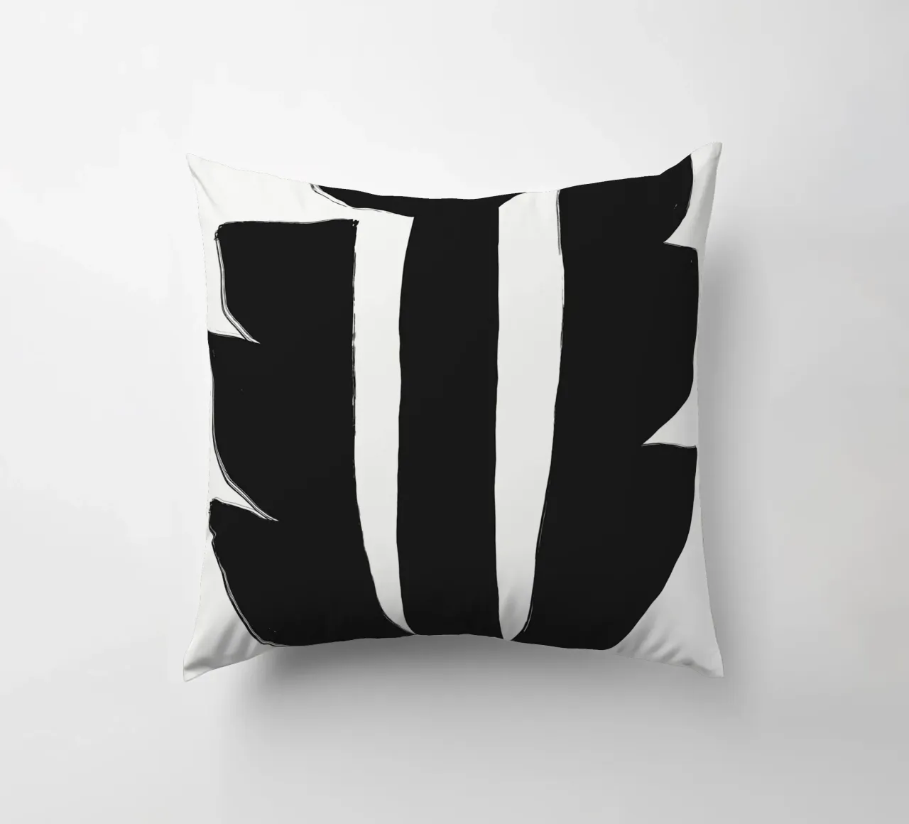 Fiore nero in grassetto cuscino da Little Dean