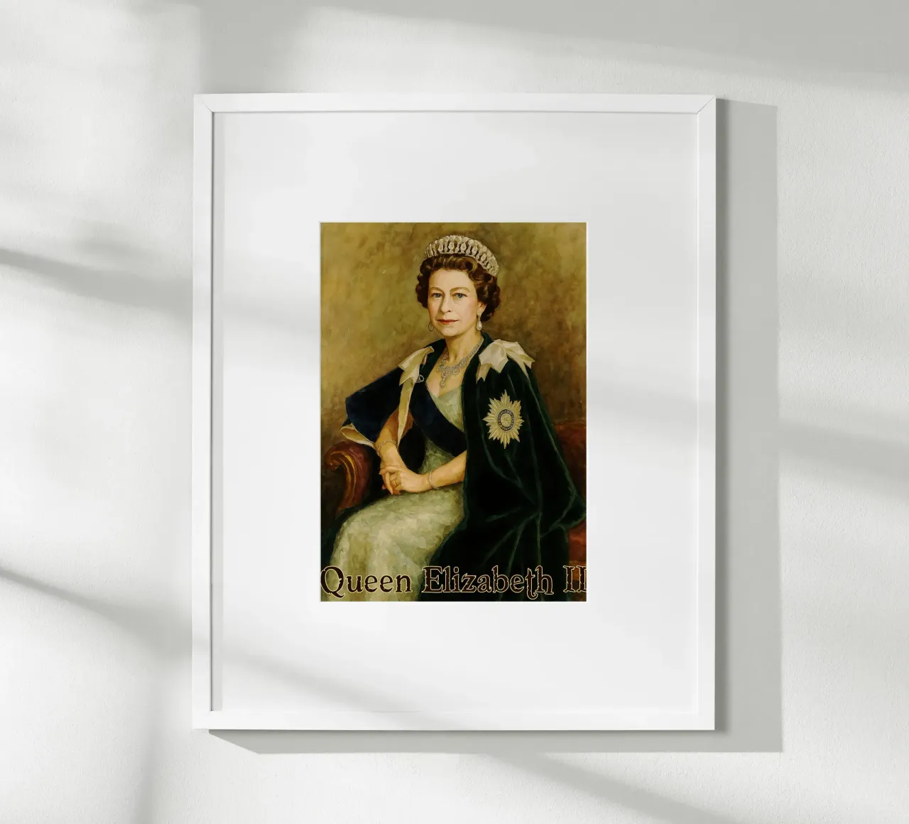 La regina Elisabetta II ridipinge l'immaginazione ridisegnando poster con telaio in legno da MOKAIYA
