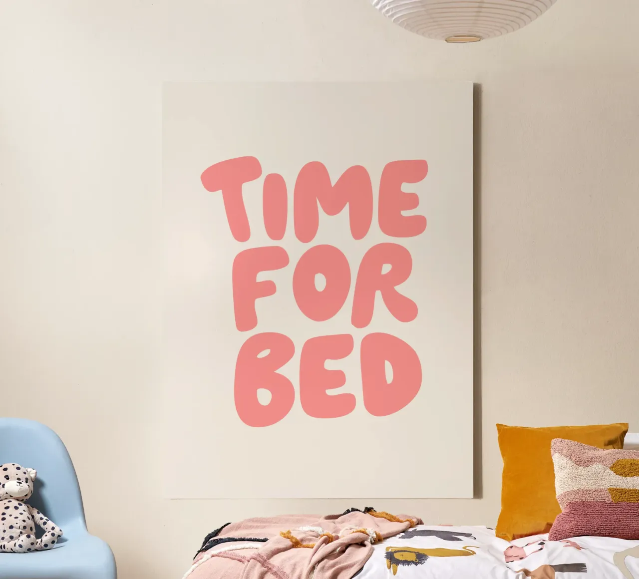 Stampa tipografica "Time for Bed" in rosa pesca spumeggiante tela con Cornice a cassetta da THE MOTIVATED TYPE