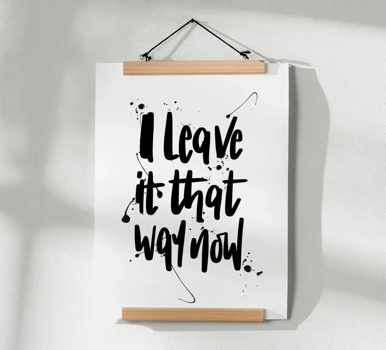 Statement Poster mit Klecksen schwarz weiß Spruch Typografie poster con telaio in plastica da LIMITED EDITION LETTERS