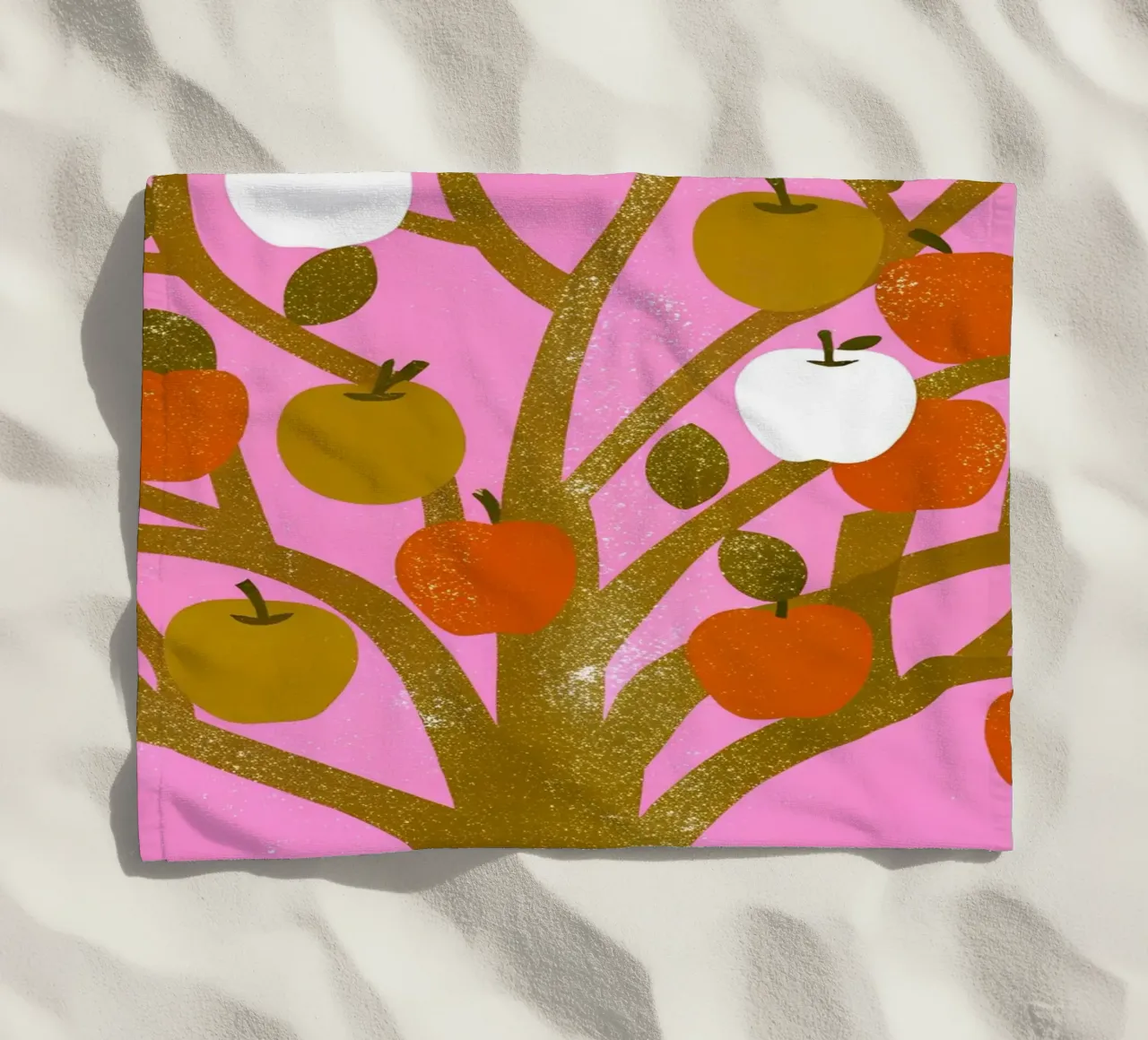 Albero di mele Retro Pop telo mare da THE LATEST SHOP