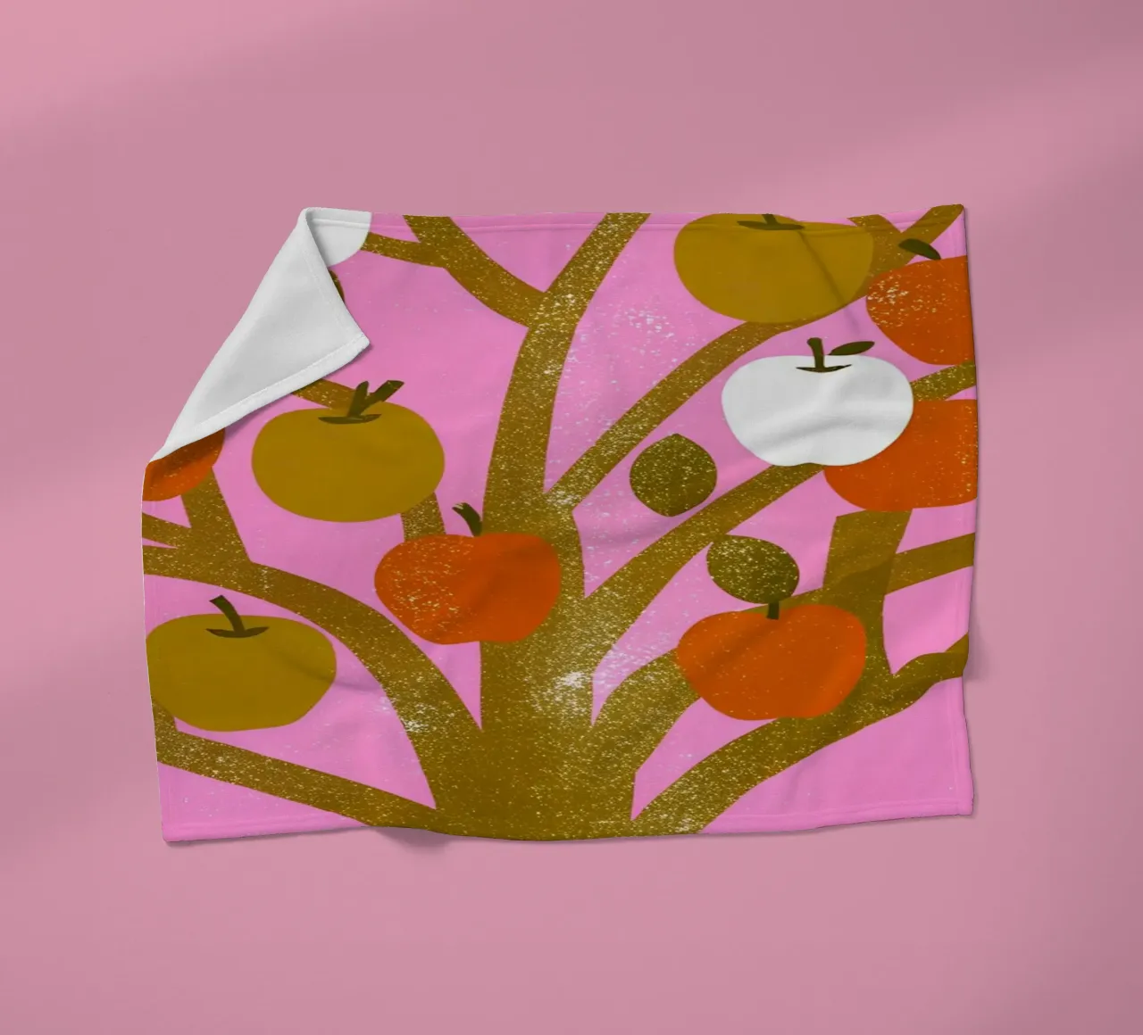 Retro Pop Apfelbaum Fleecedecke von THE LATEST SHOP