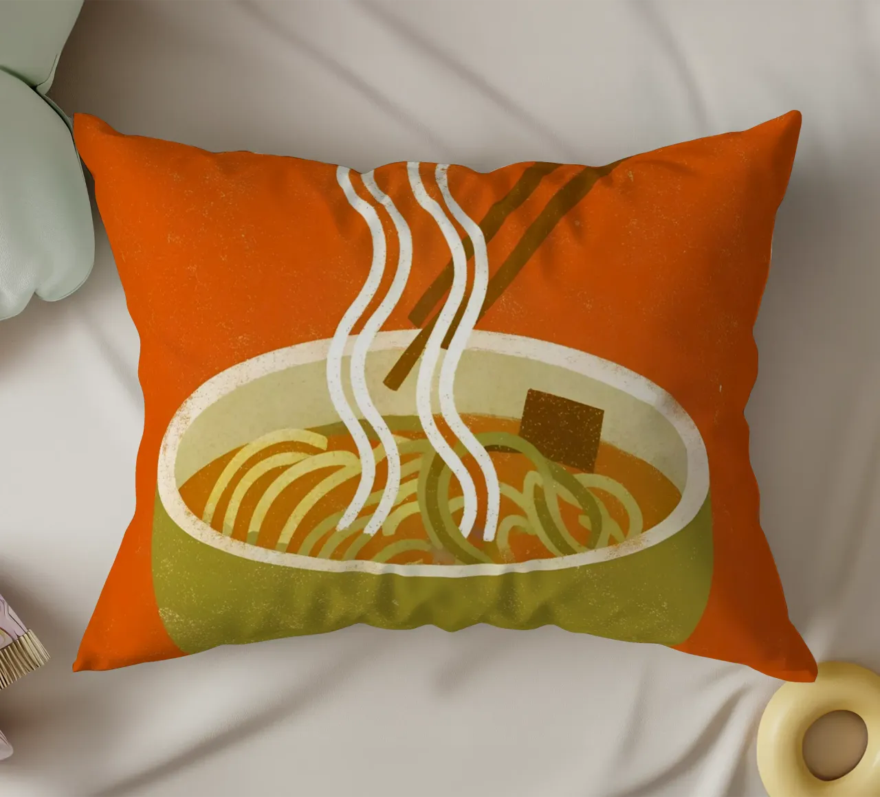 Tagliatelle Retro Pop cuscino da THE LATEST SHOP