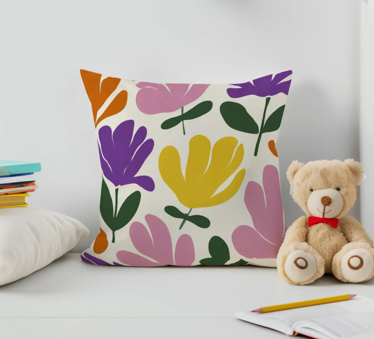 Forme botaniche astratte di fiori primaverili in un mix di colori retrò cuscino da Modern Muse