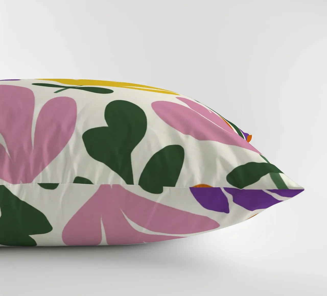 Forme botaniche astratte di fiori primaverili in un mix di colori retrò cuscino da Modern Muse