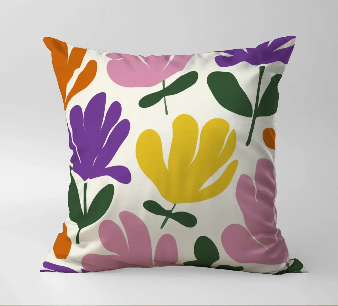 Forme botaniche astratte di fiori primaverili in un mix di colori retrò cuscino da Modern Muse