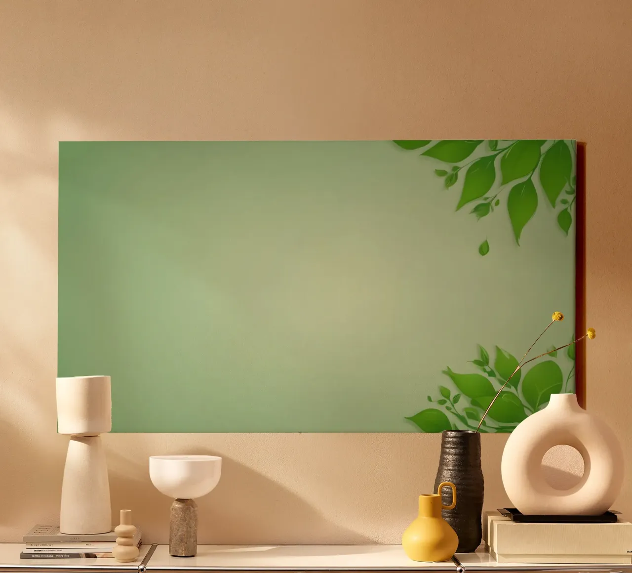 Grüne Blätter auf einem sanften Hintergrund schaffen eine beruhigende und frische Atmosphäre. Leinwand von DesignDoodle