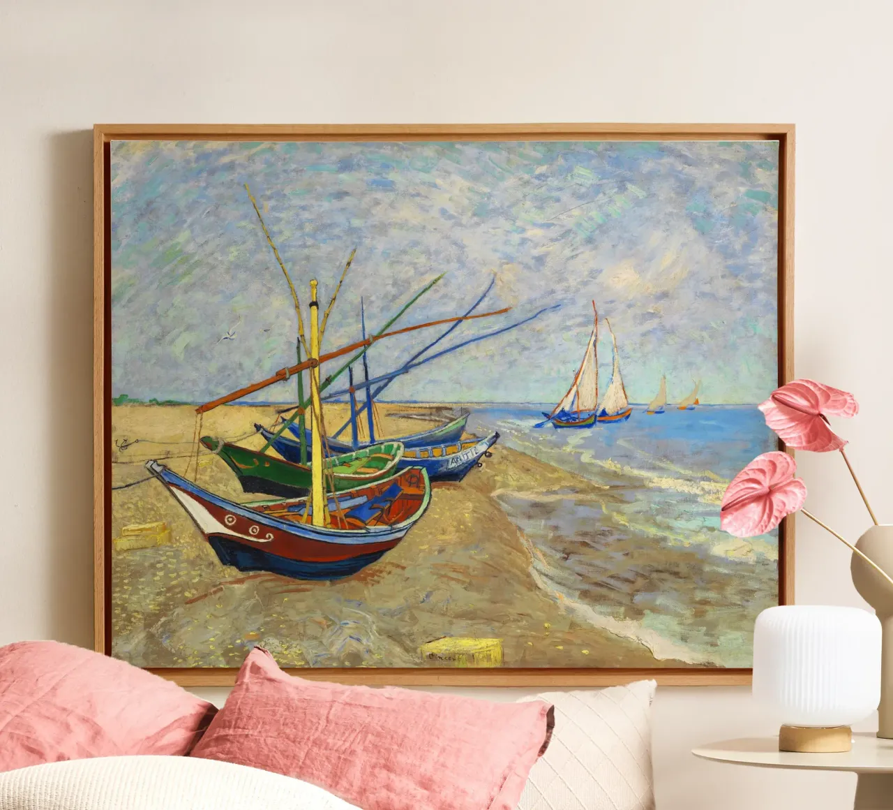 Vissersboten van Vincent van Gogh op het strand van Saintes-Mar canvas met Baklijst van Van Gogh Prints
