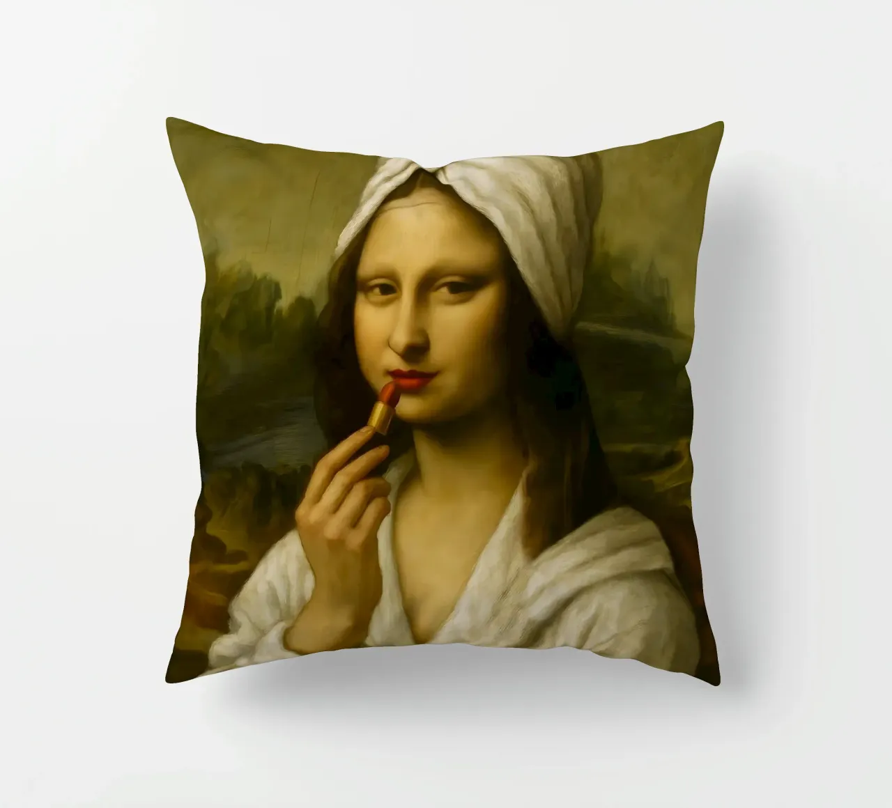 Mona Lisa Putting On Lipstick cuscino da ARTOMATIC