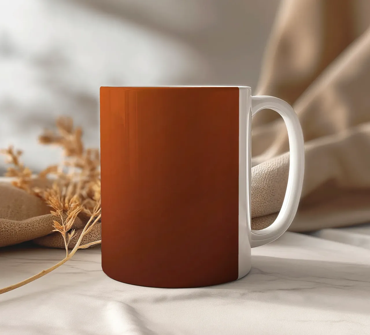 Sfondo astratto arancione scuro e caldo tazza in ceramica da DesignDoodle