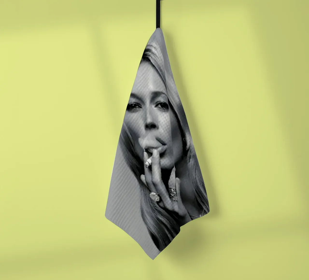 Rauchendes Mädchen Geschirrtuch von Alex happy shop