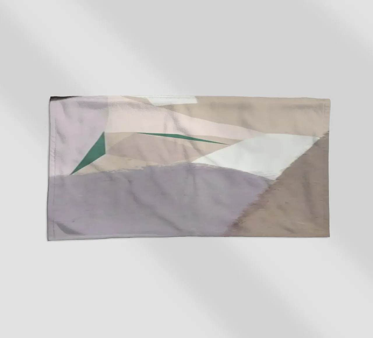 Gedempte vormen abstracte compositie strandhanddoek van Little Dean